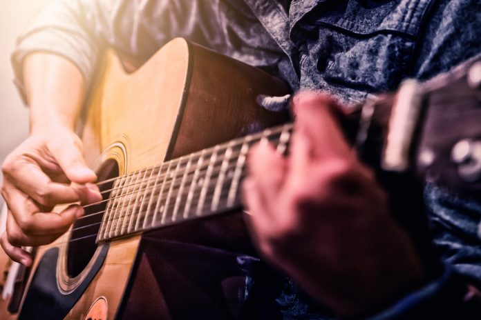 aprender a tocar guitarra