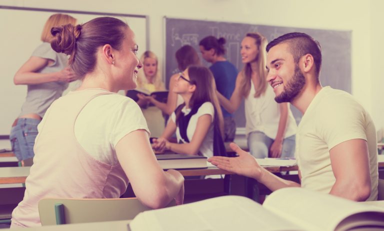 5 mejores sitios web de conversaciones en inglés de 2023