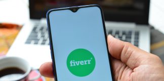 Si te preguntas qué es Fiverr es muy probable que hayas escuchado sobre este gran mercado en línea en el que puedes contratar servicios profesionales de forma segura, global y masiva.