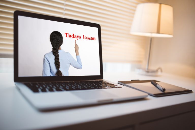 10 mejores cursos de inglés gratis para adultos de 2023