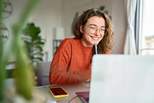 Ventajas de estudiar un pregrado virtual